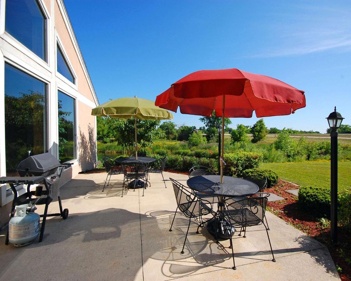 Comfort Inn & Suites Jackson - West Bend Exterior foto