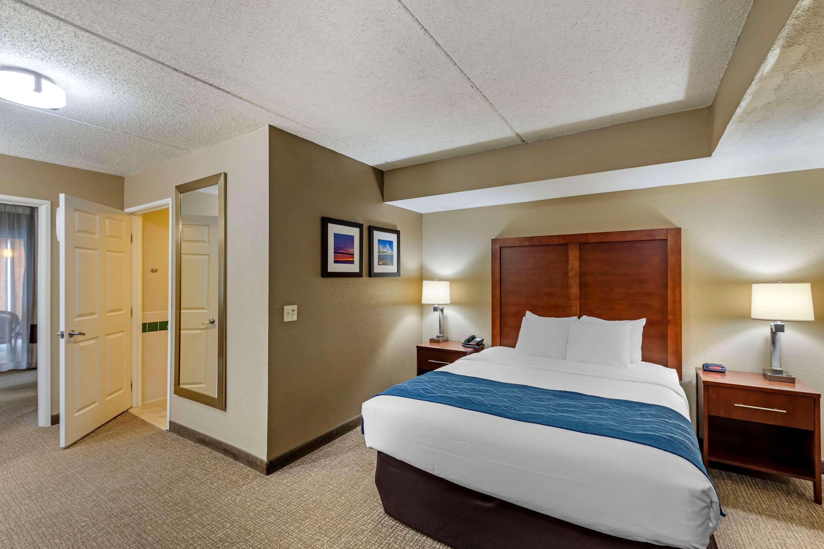 Comfort Inn & Suites Jackson - West Bend Exterior foto