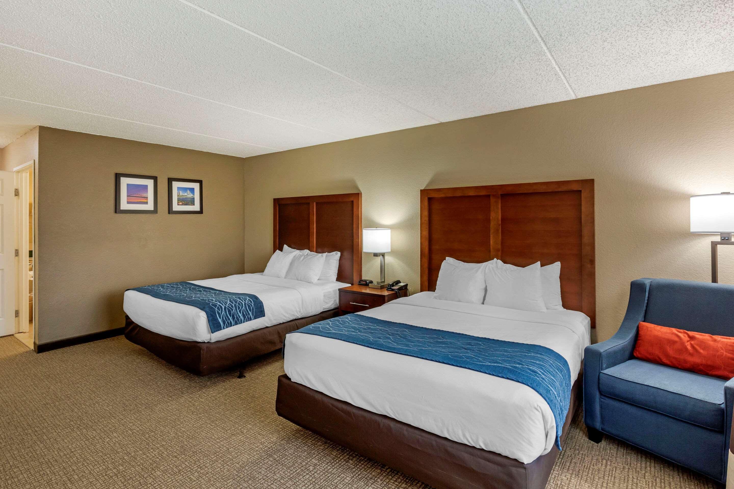 Comfort Inn & Suites Jackson - West Bend Exterior foto