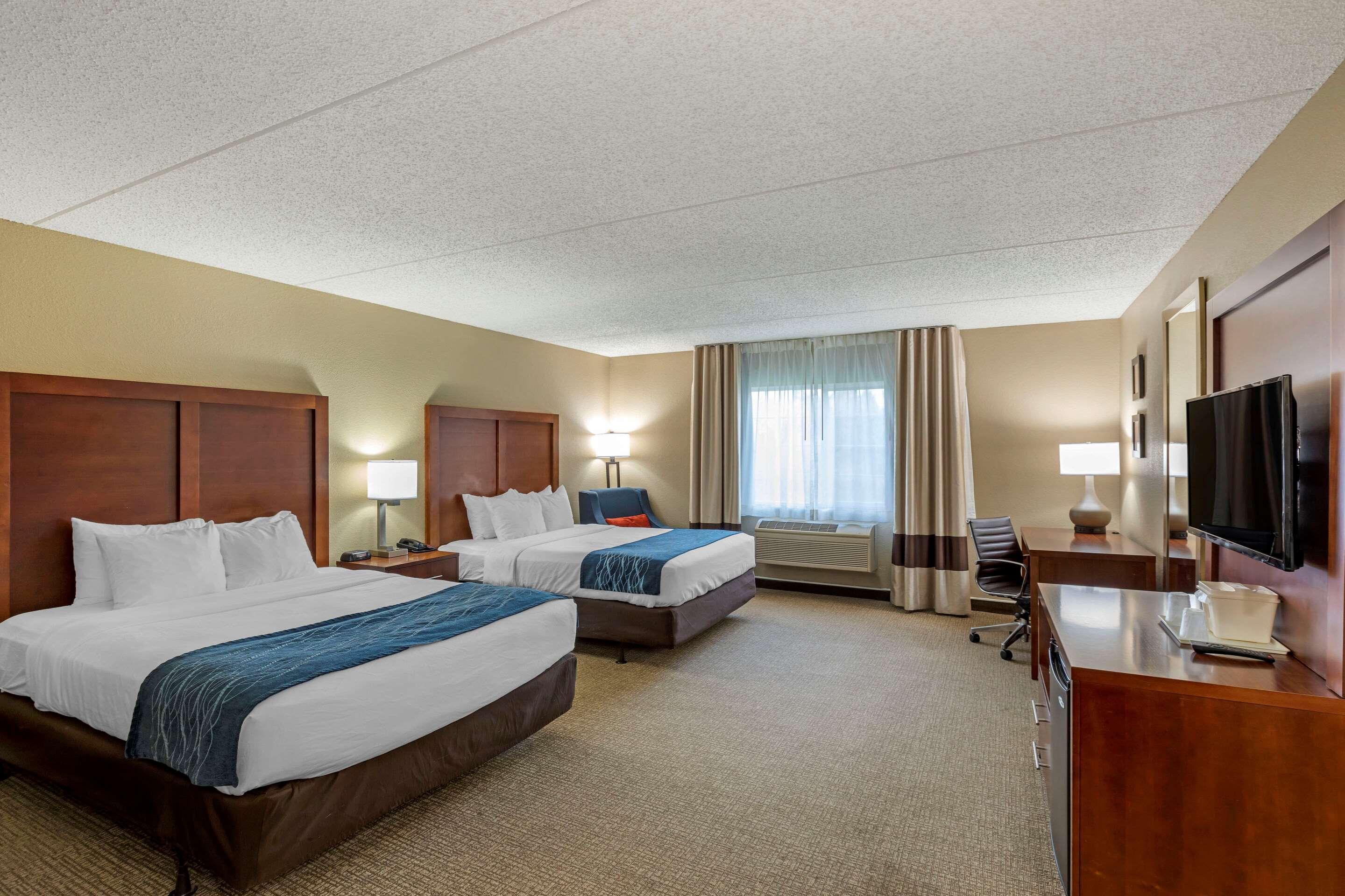 Comfort Inn & Suites Jackson - West Bend Exterior foto