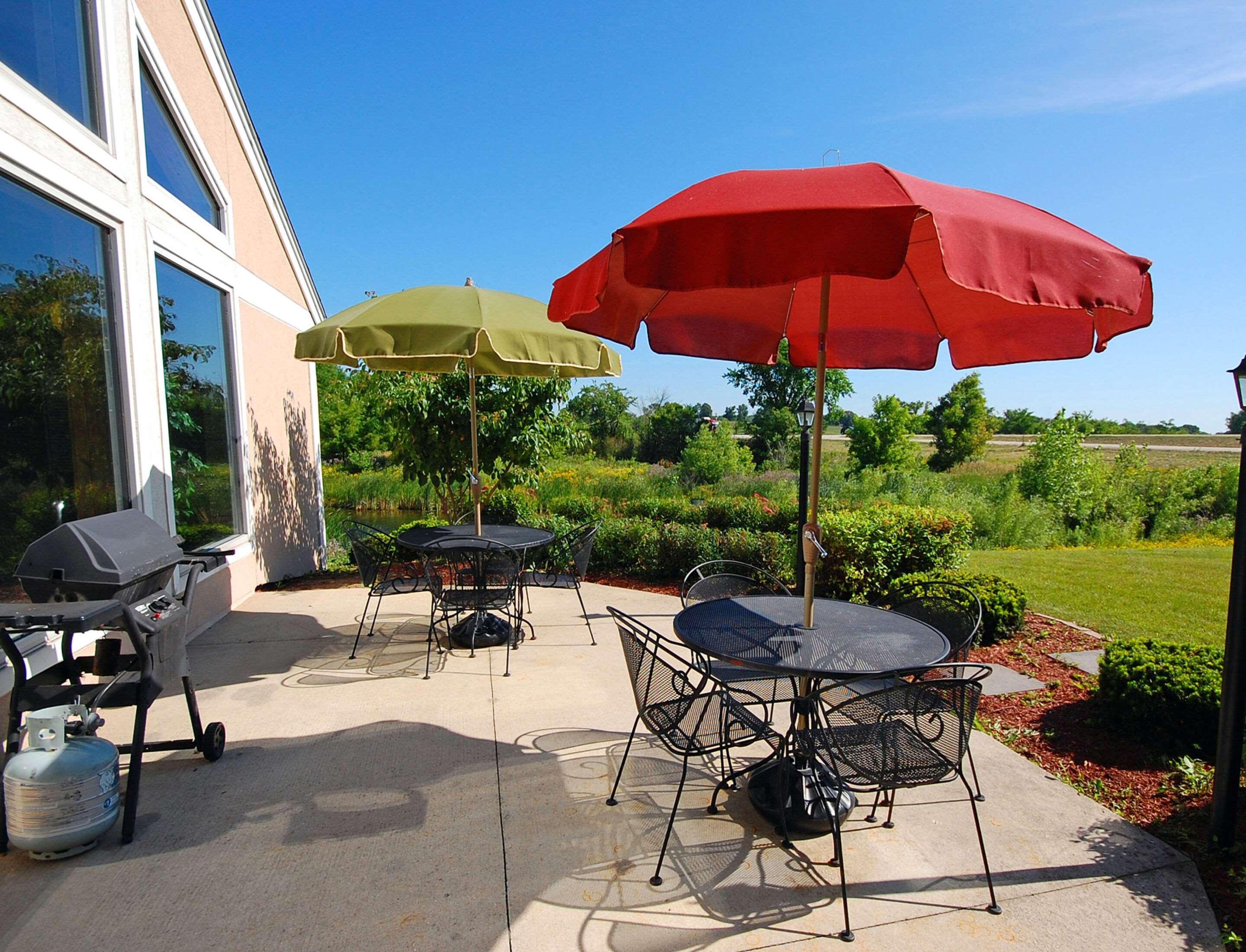 Comfort Inn & Suites Jackson - West Bend Exterior foto