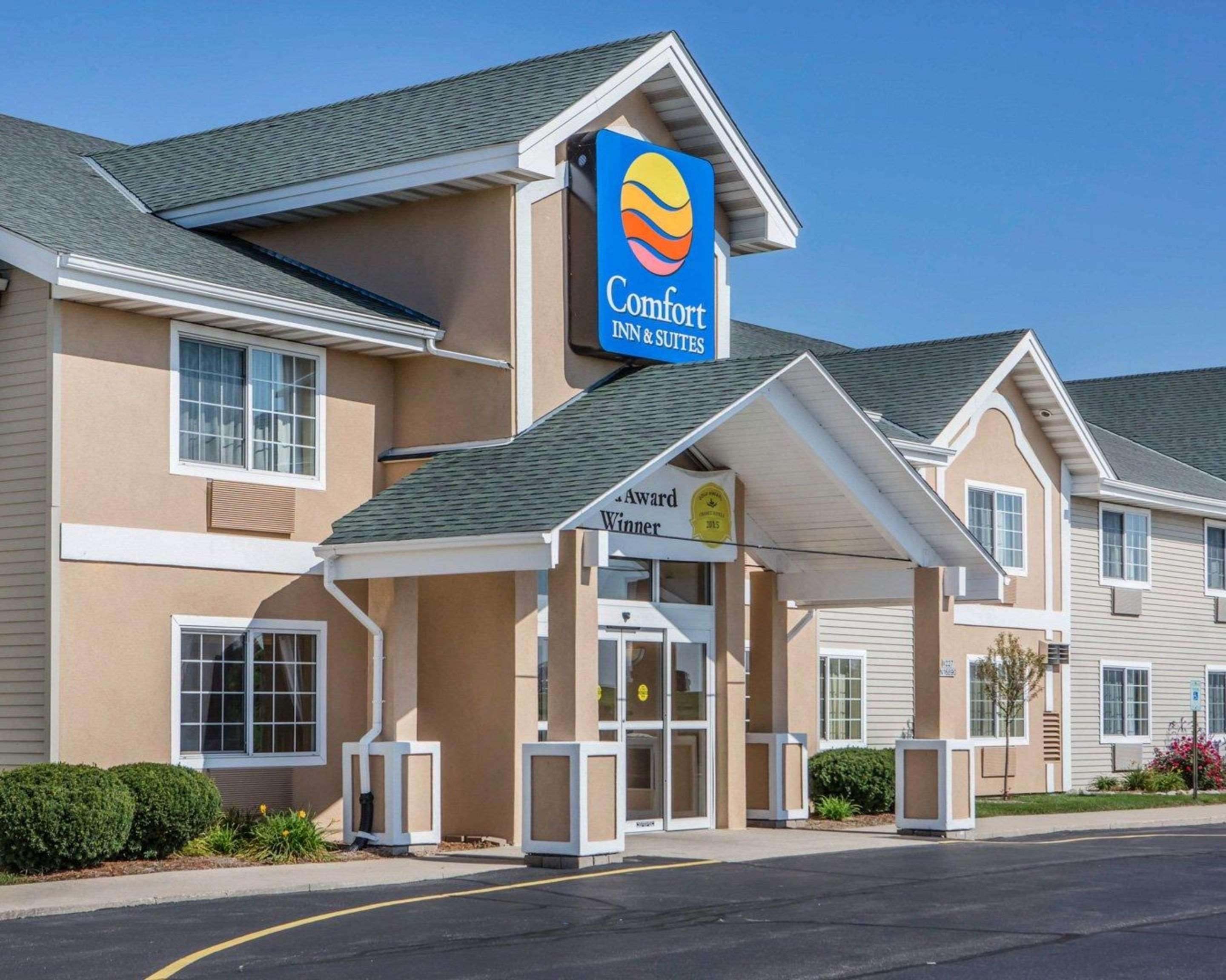 Comfort Inn & Suites Jackson - West Bend Exterior foto