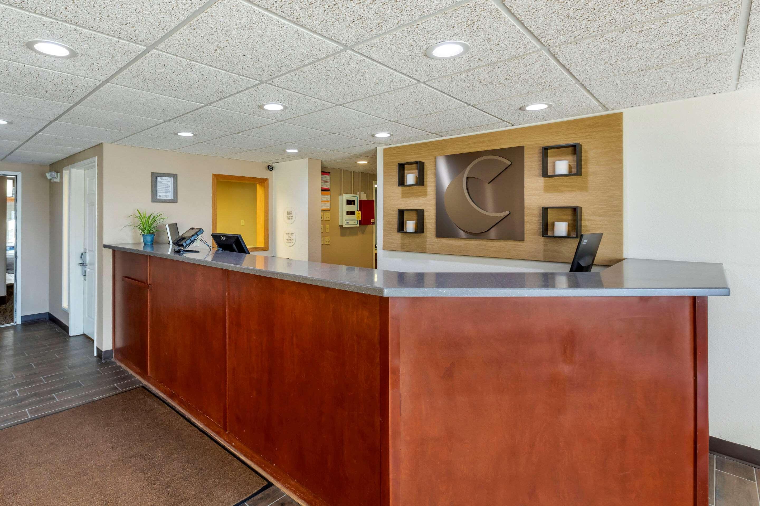 Comfort Inn & Suites Jackson - West Bend Exterior foto
