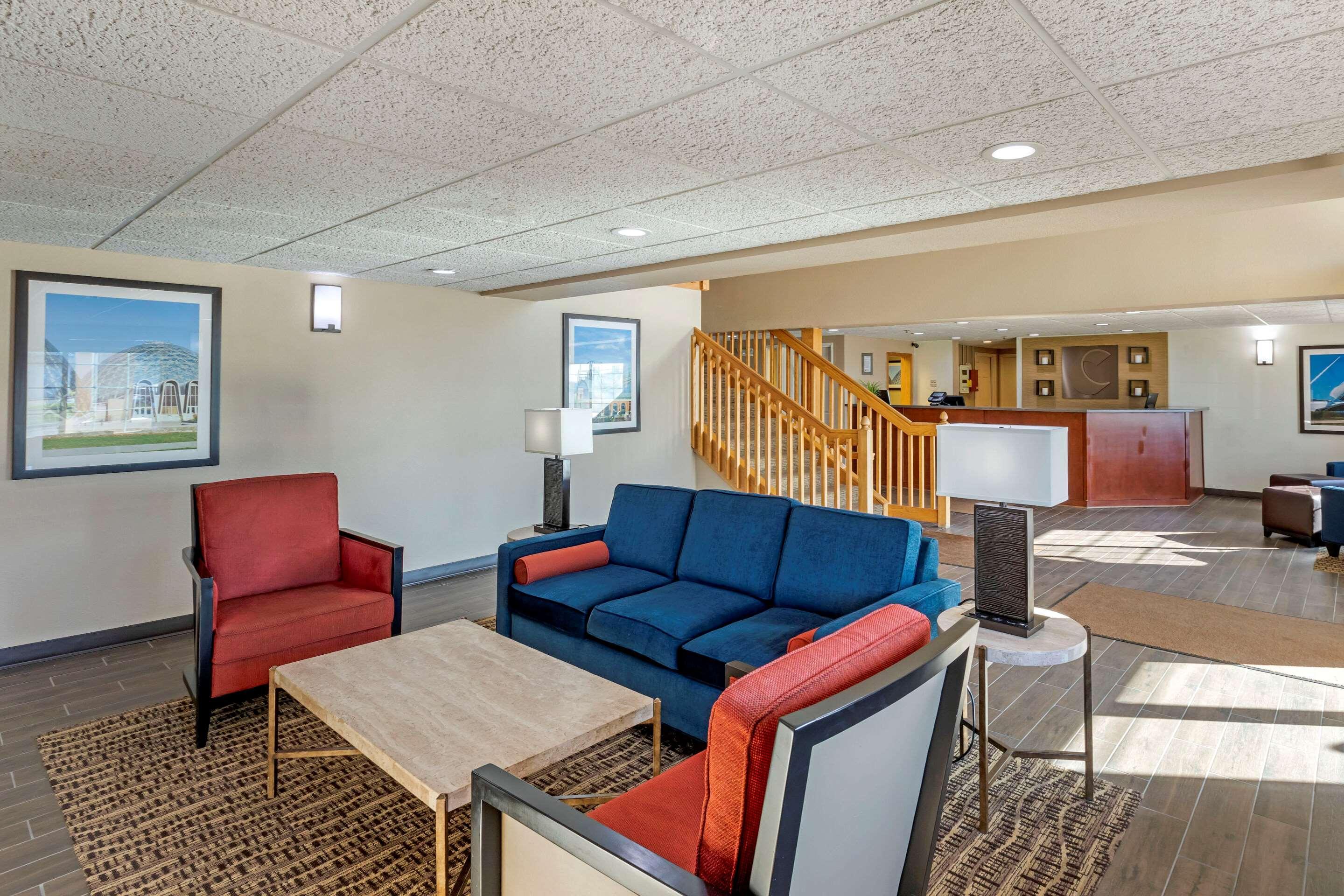 Comfort Inn & Suites Jackson - West Bend Exterior foto