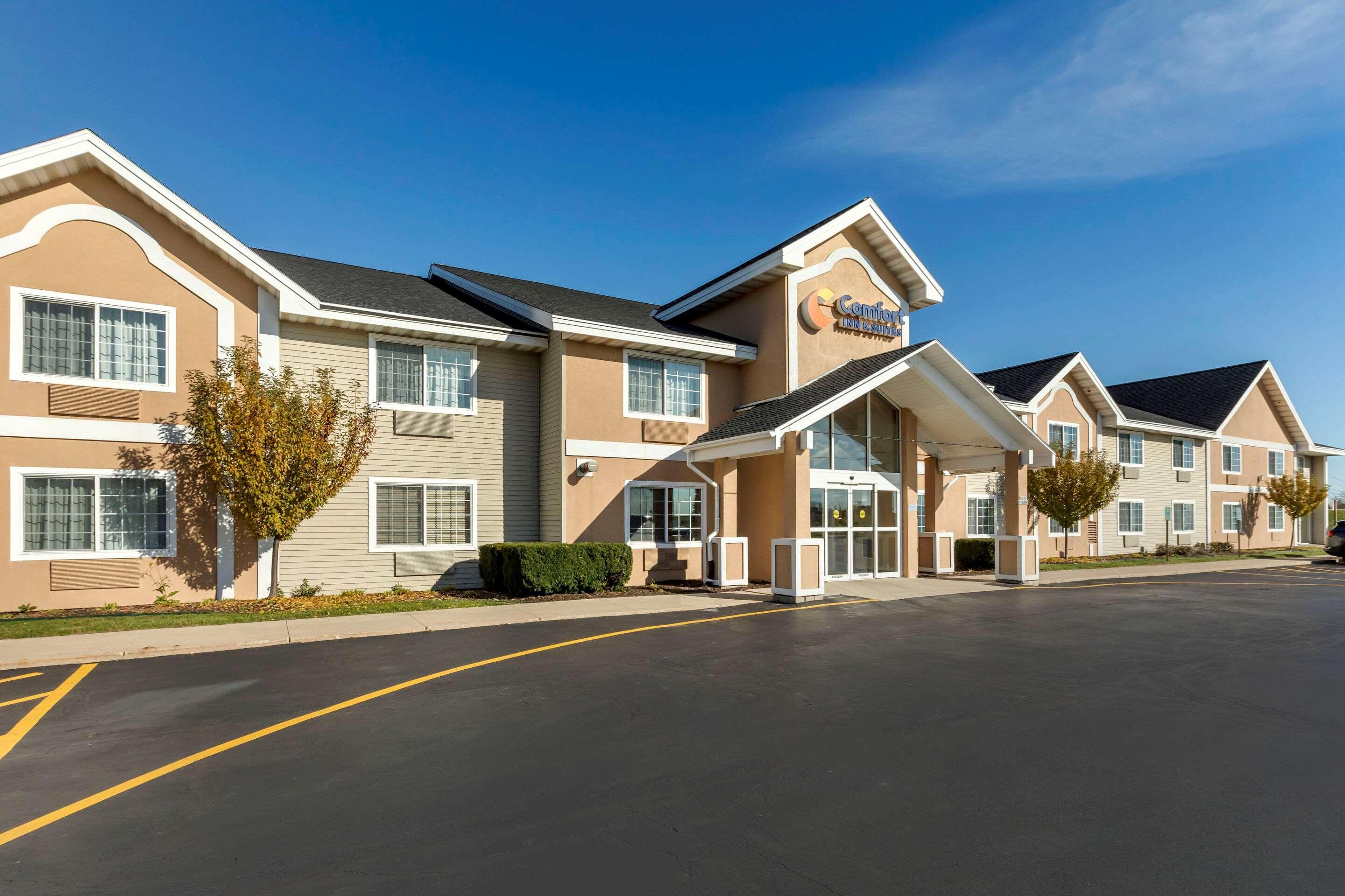 Comfort Inn & Suites Jackson - West Bend Exterior foto